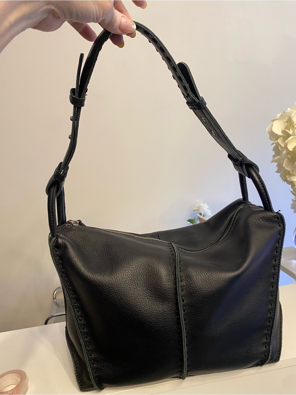 New Without Tags Le Sac Los Felix Black Leather Hobo Bag with Cross Body Strap - Picture 3 of 9